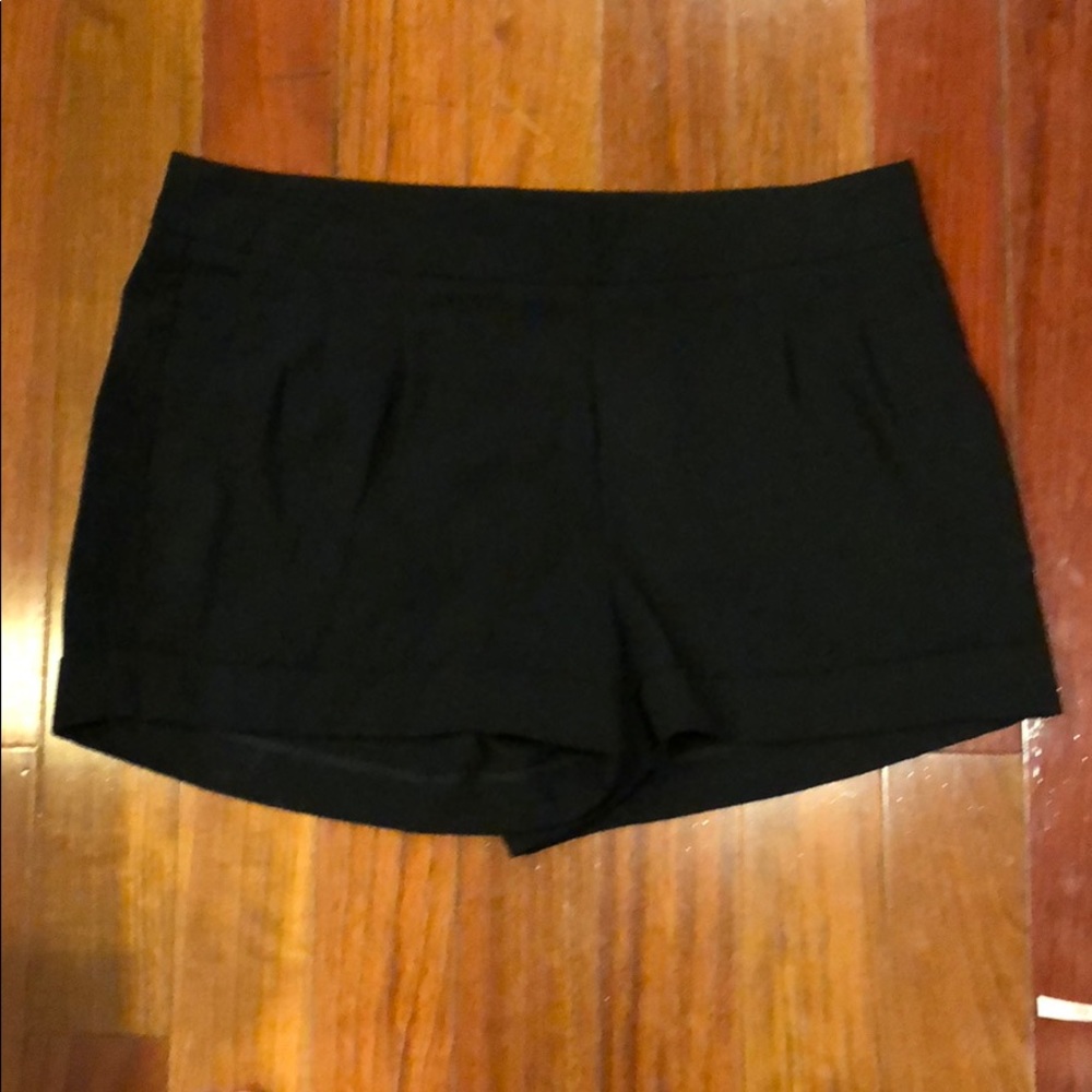 Black Express dress shorts / pleated size 10